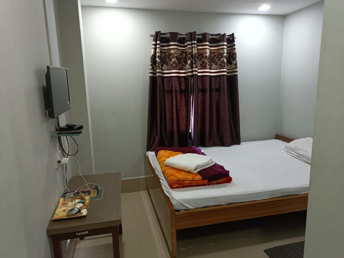 Kusum Hotel Dibrugarh Exterior photo